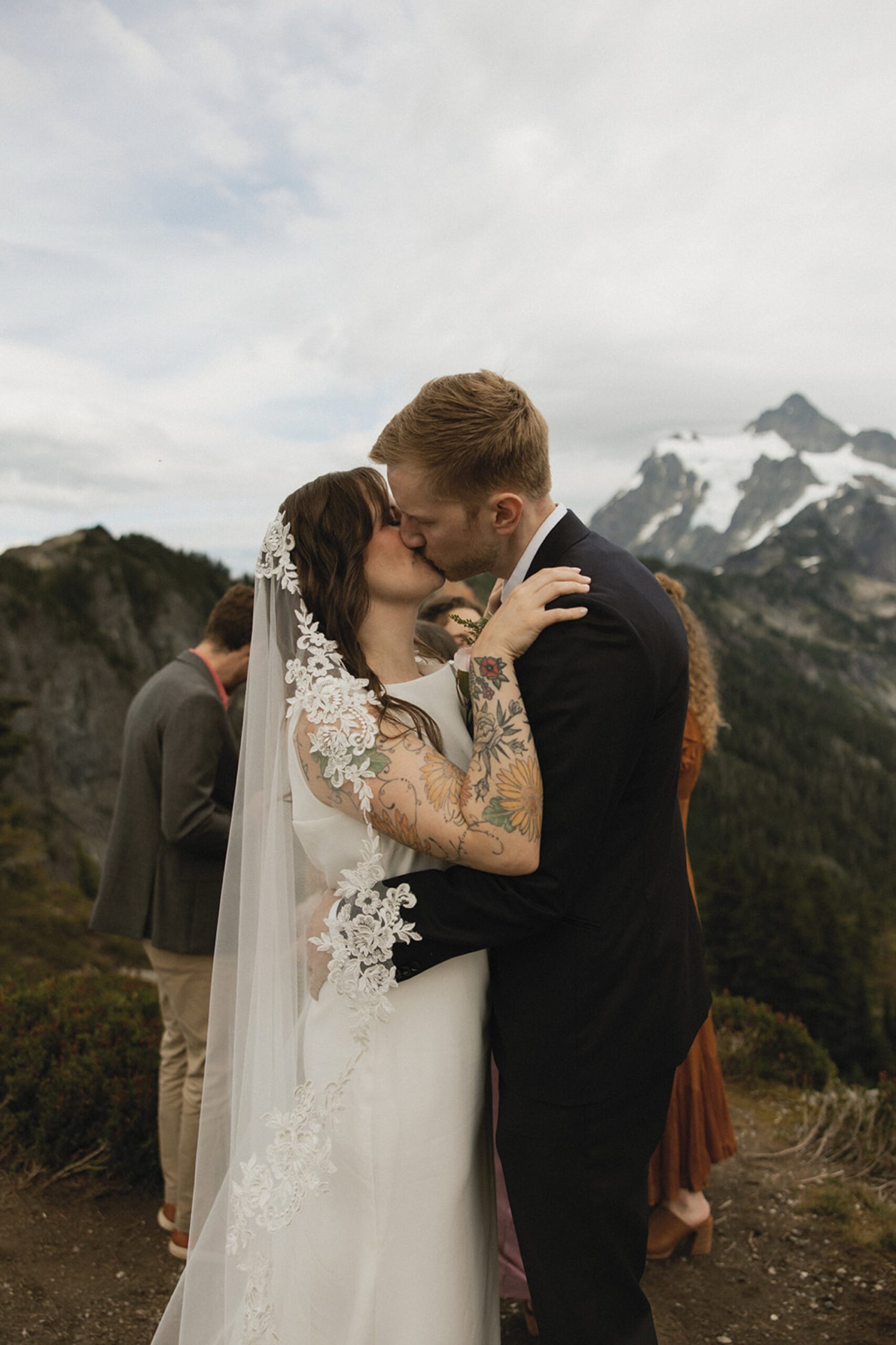 Washington Mt Baker Wilderness elopement with Iasis Kennedy Photography