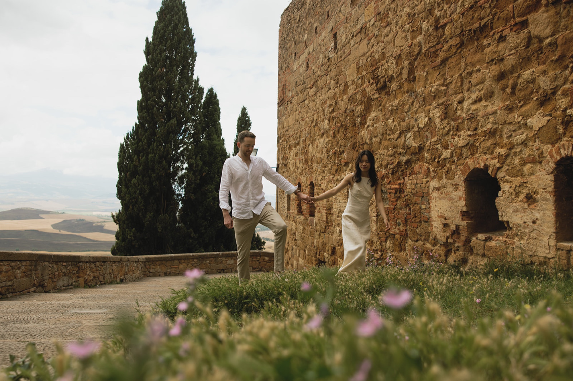 Pienza, Italy engagement photo session in Tuscany by Iasis Kennedy Photography